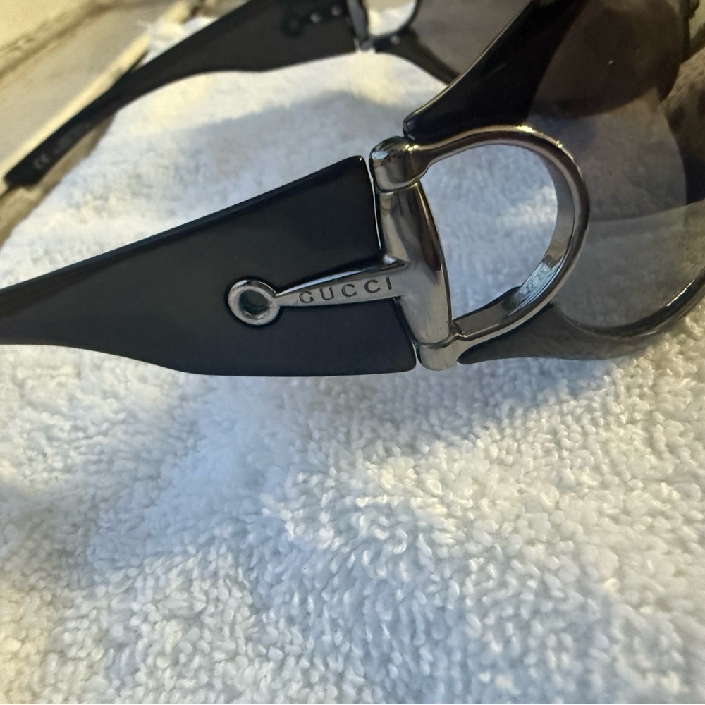 Gucci Horsebit Early 2000's Wrap Shield Sunglasses (Vintage) - Picture 8 of 12